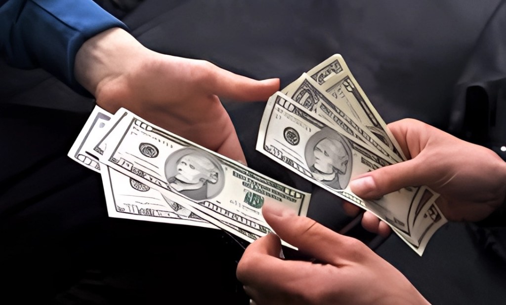 월말마다 버거운 생활비, 소액대출로 숨통&nbsp;틔우기